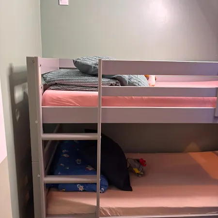 Apartment Cosy Next To Disneyland & Train